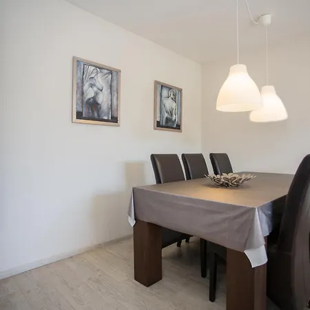 Burgstrasse 15-T